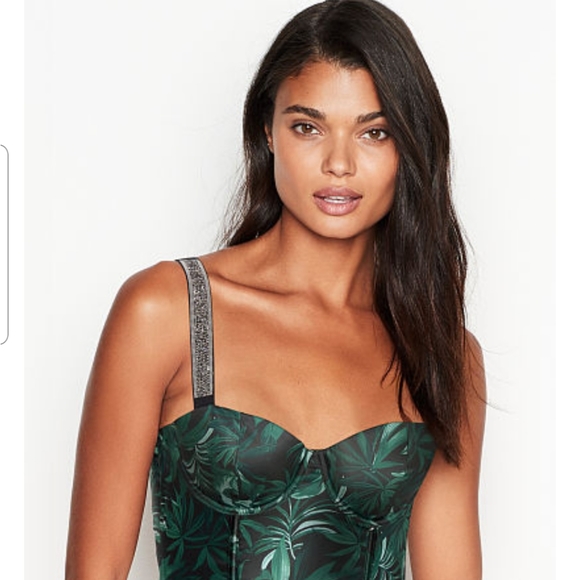 Victoria's Secret Other - Lightly lined shine strap bra top